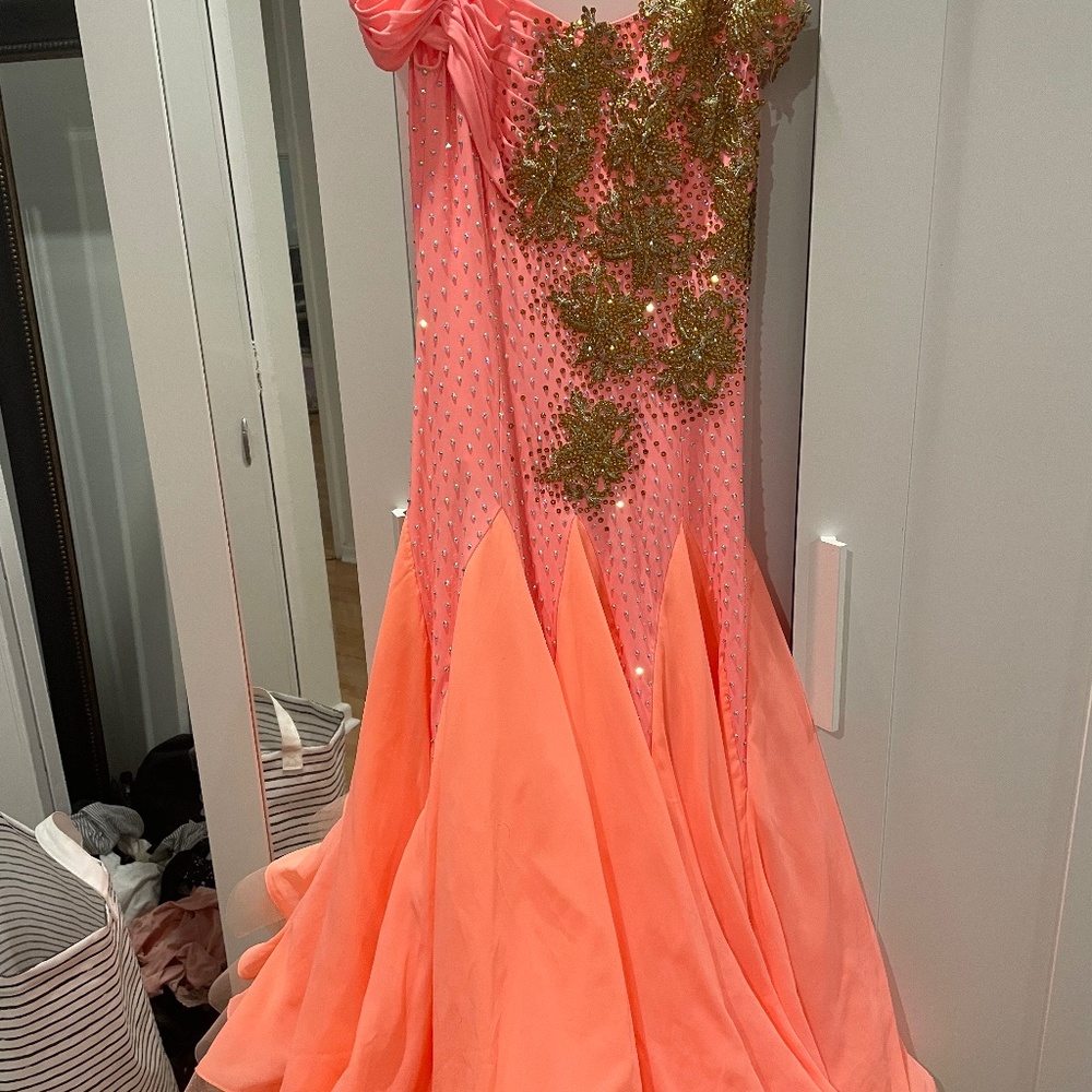 brand new ballroom gown size 4-8